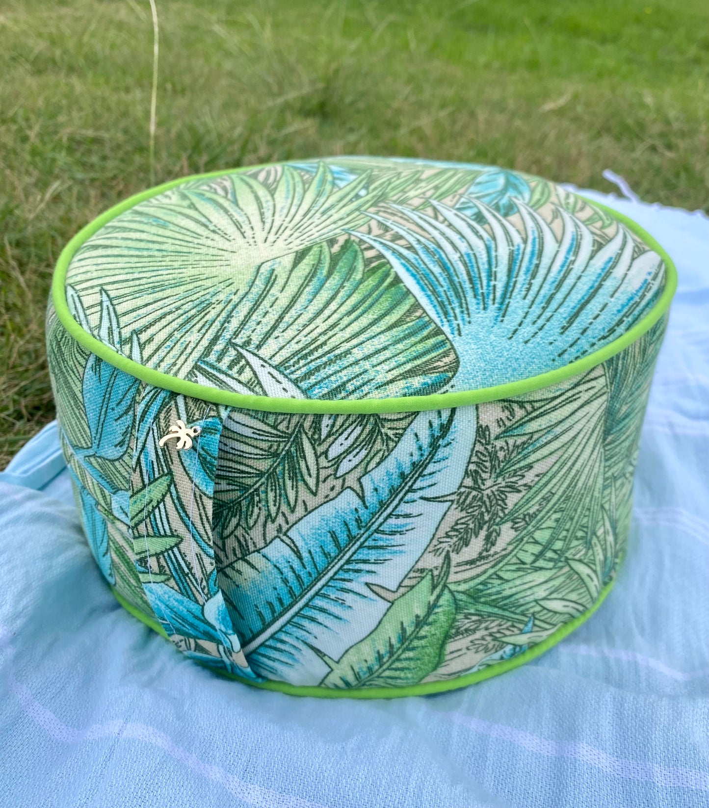 The Roundie Bumster - Island Palms