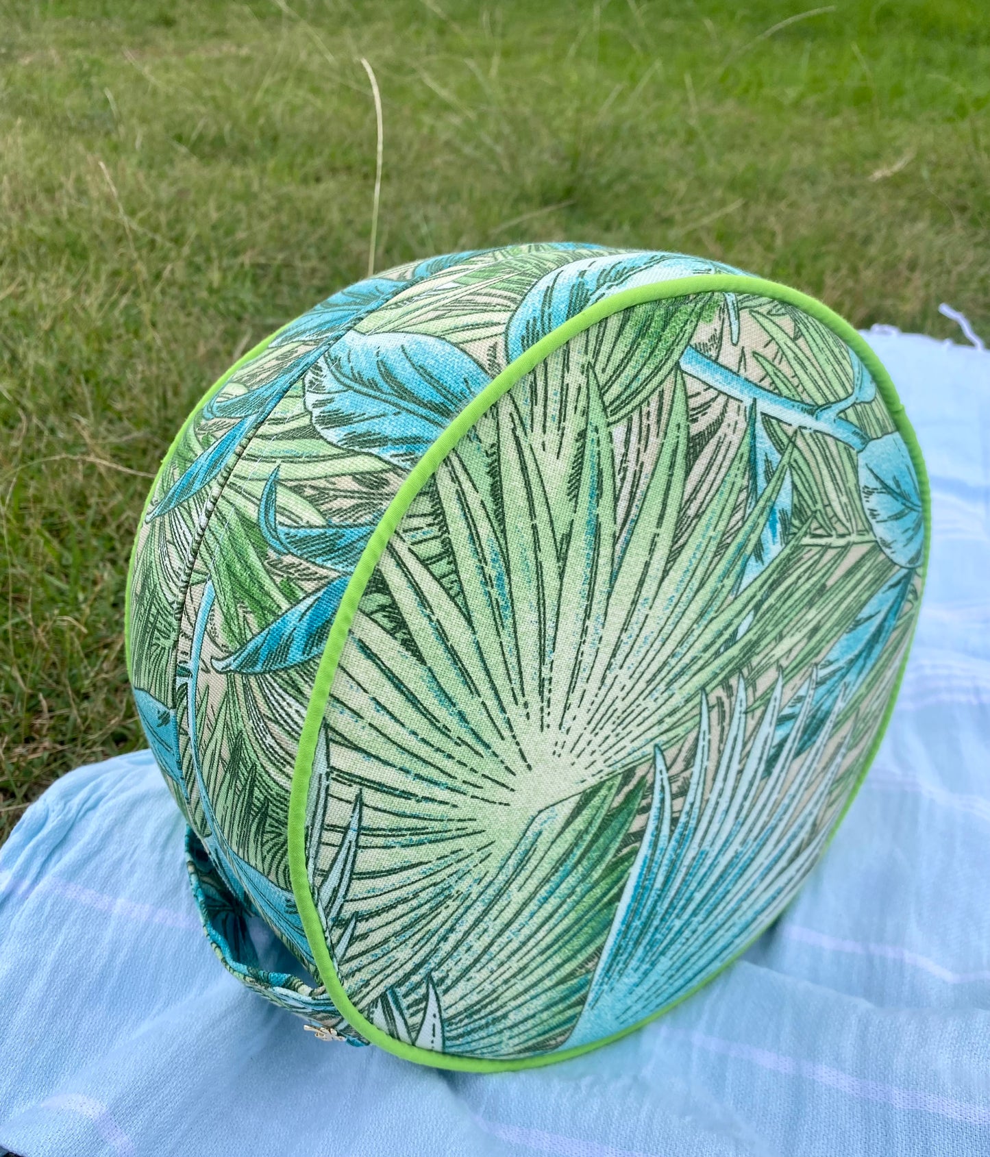 The Roundie Bumster - Island Palms